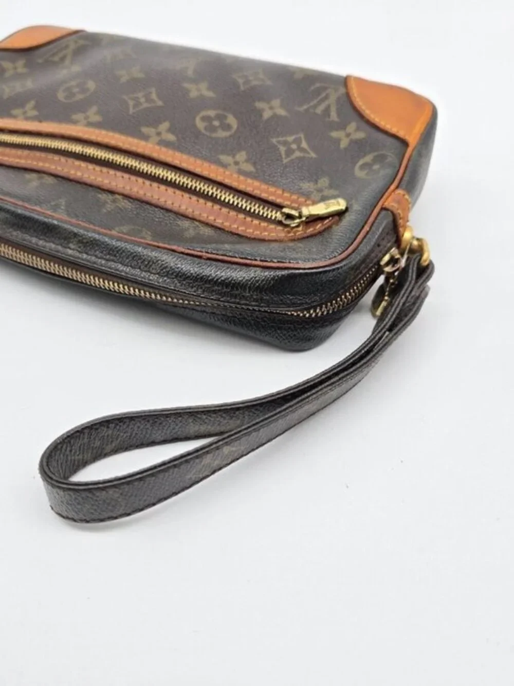 Louis Vuitton classic louis
